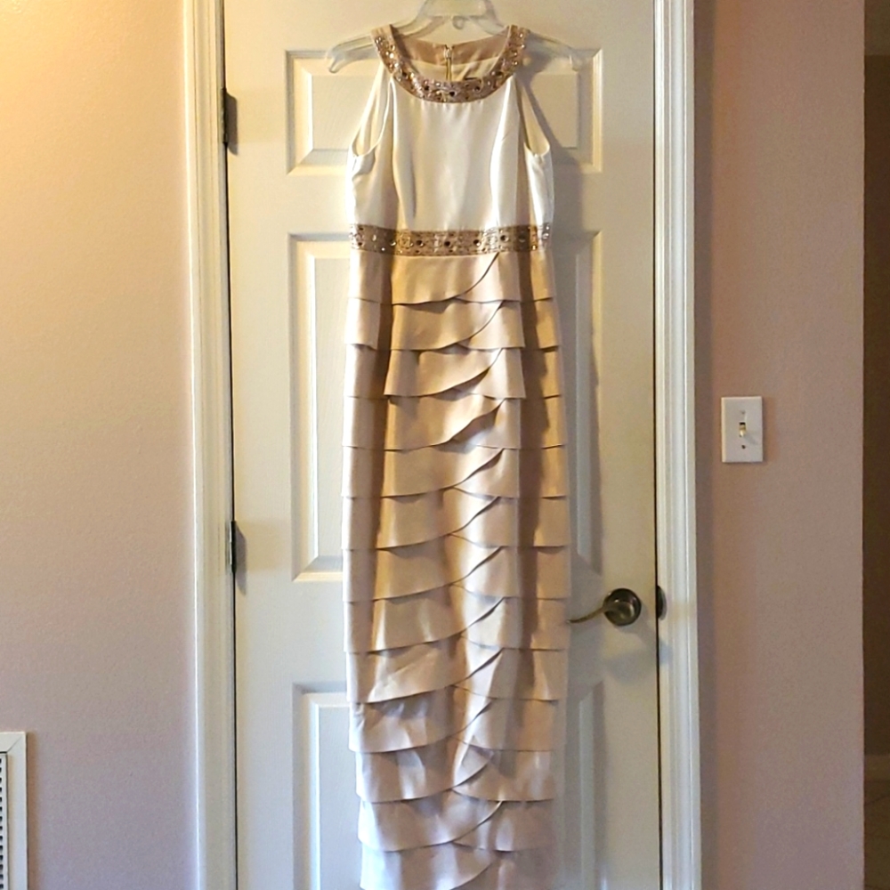Jessica Howard, size 8, white and cream
